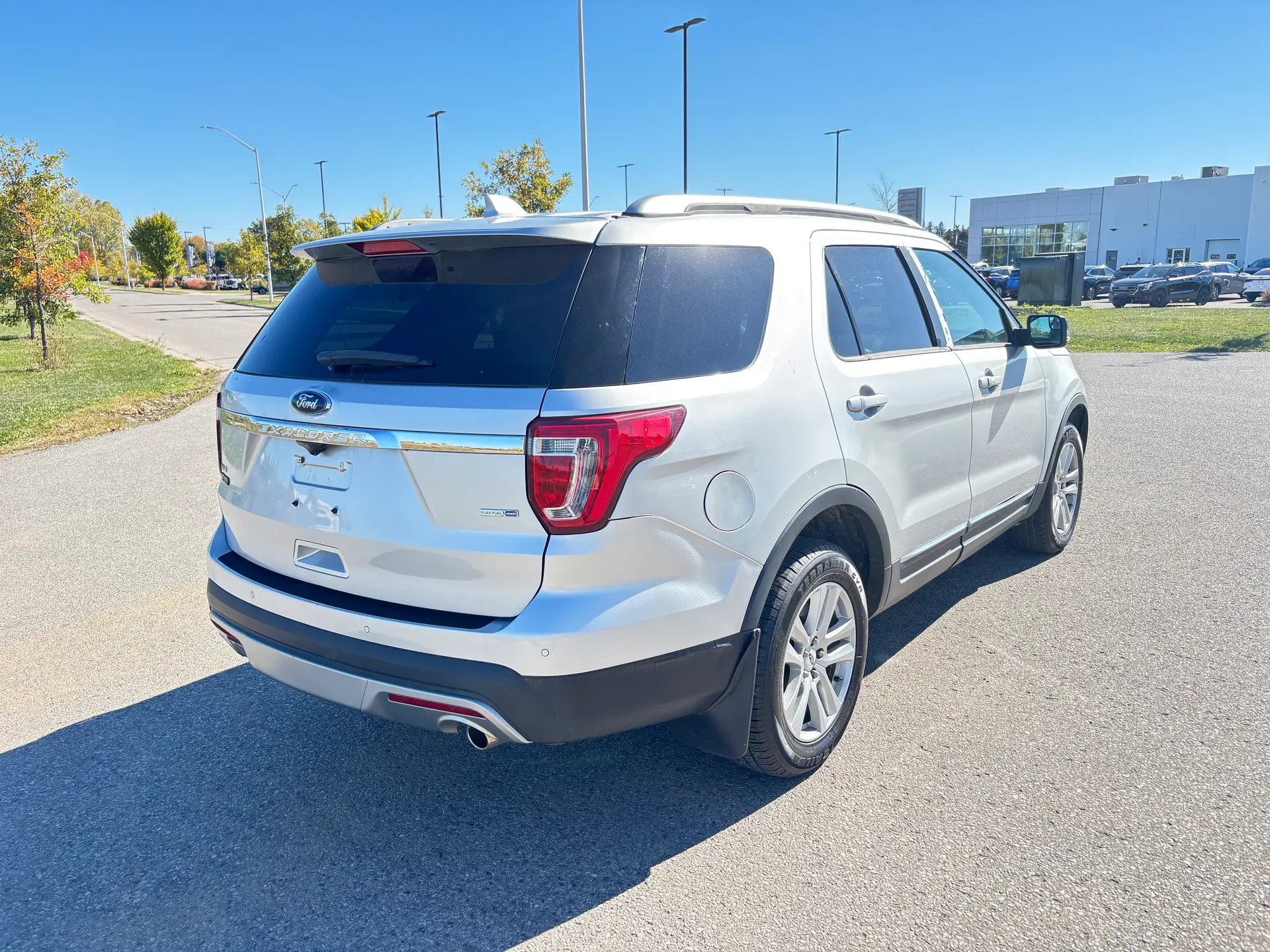 
								2016 Ford Explorer XLT 7 Seater | ONLY 100,000 km (Safetied) full									