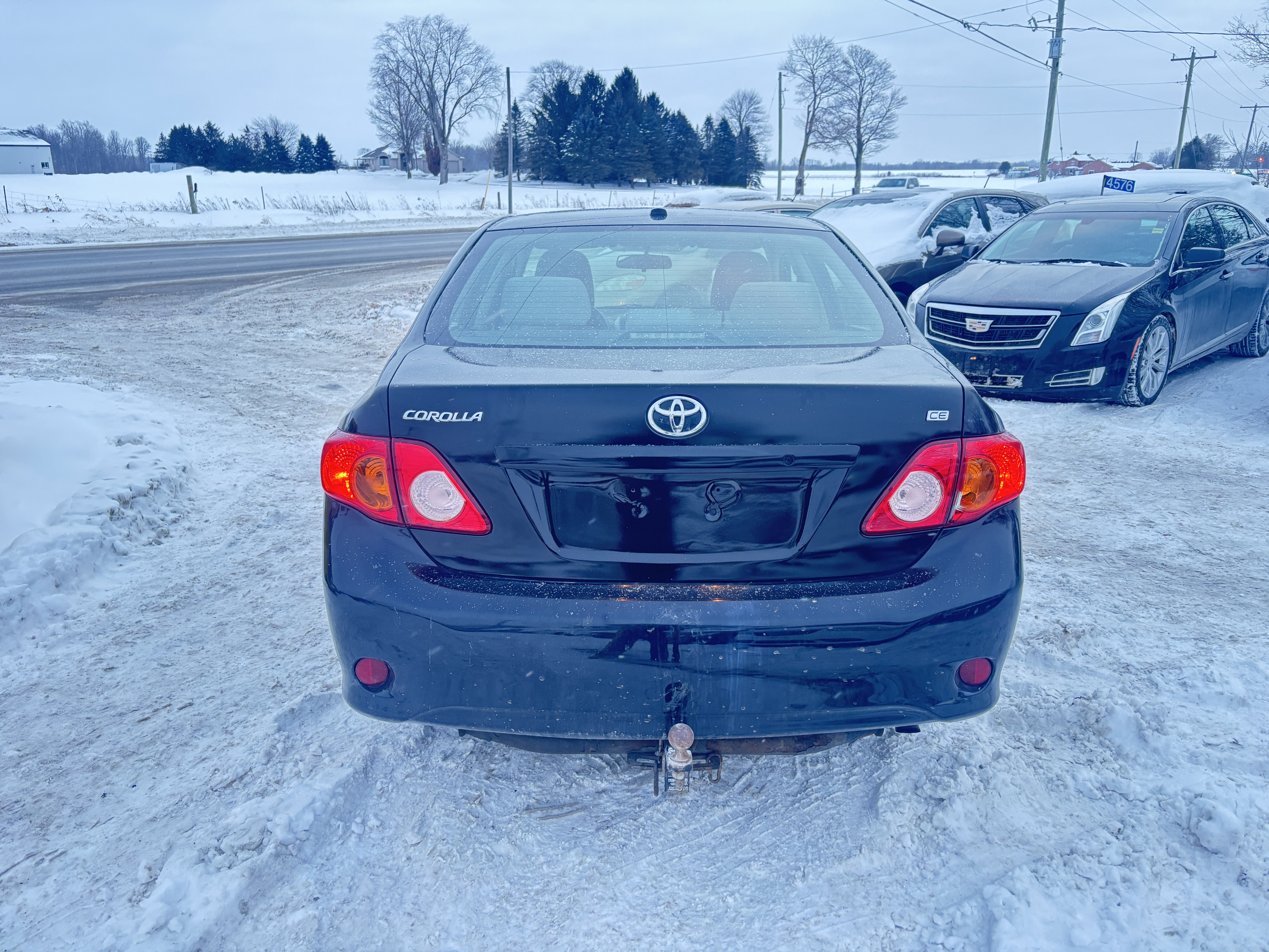
								2010 Toyota Corolla Manual | As-is | 180,000 Km full									