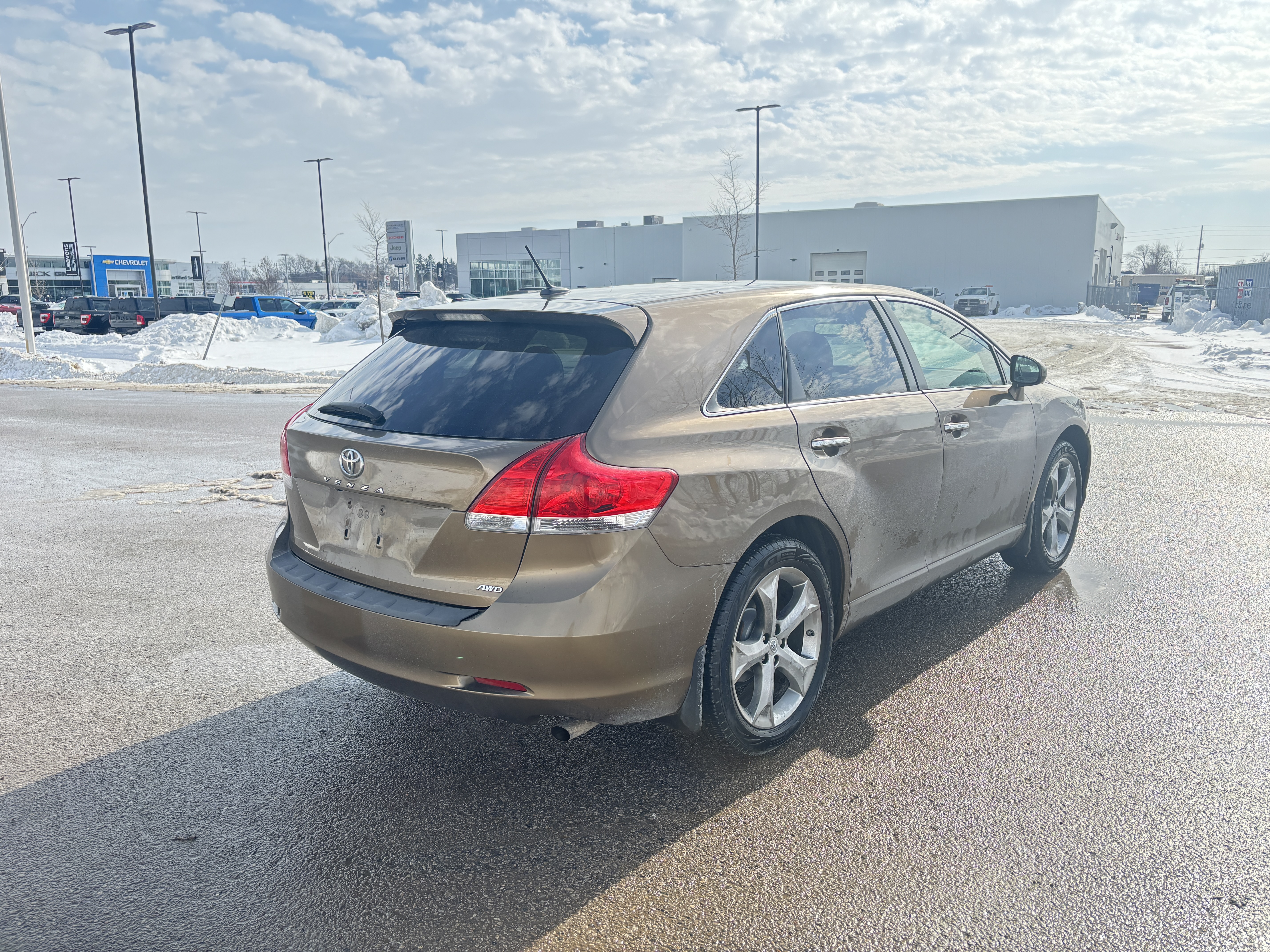 
								Toyota Venza AWD (Safetied) 140,000Km full									