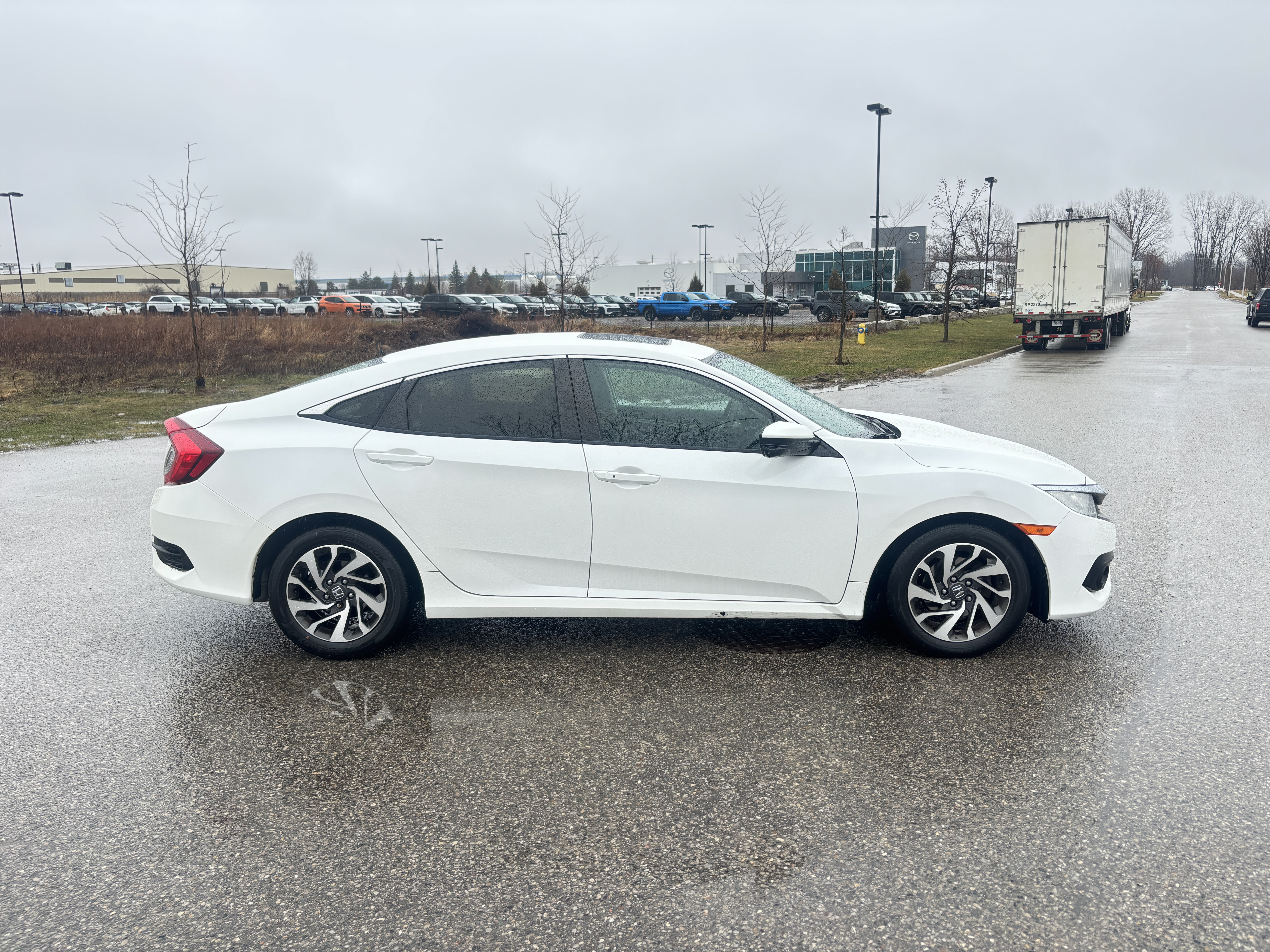 
								2017 Honda Civic | Safetied | Warranty full									