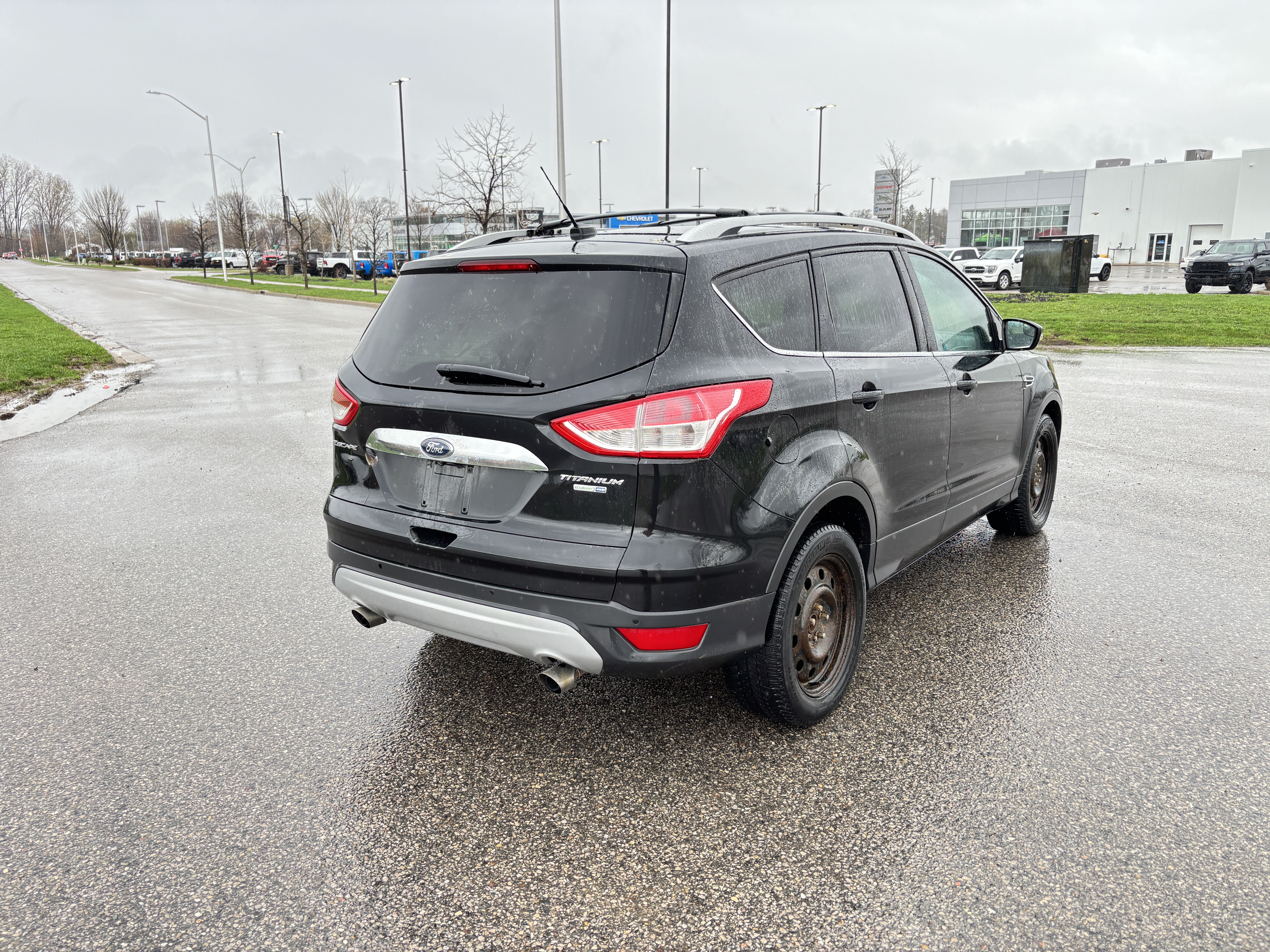 
								2014 Ford Escape Titanium | Safetied | Warranty full									