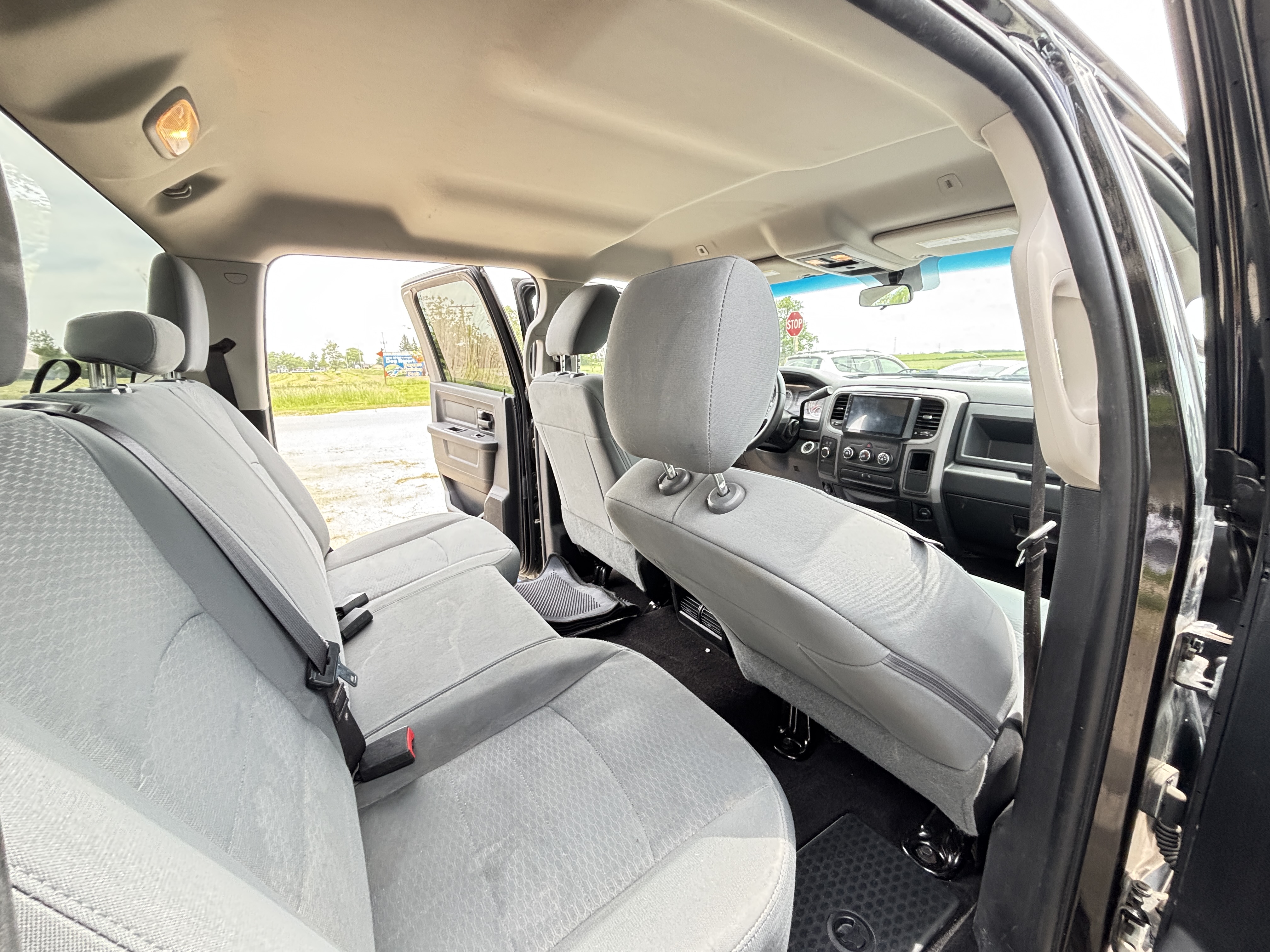 
								2017 Dodge Ram 5.7 Hemi 4×4 As-is full									