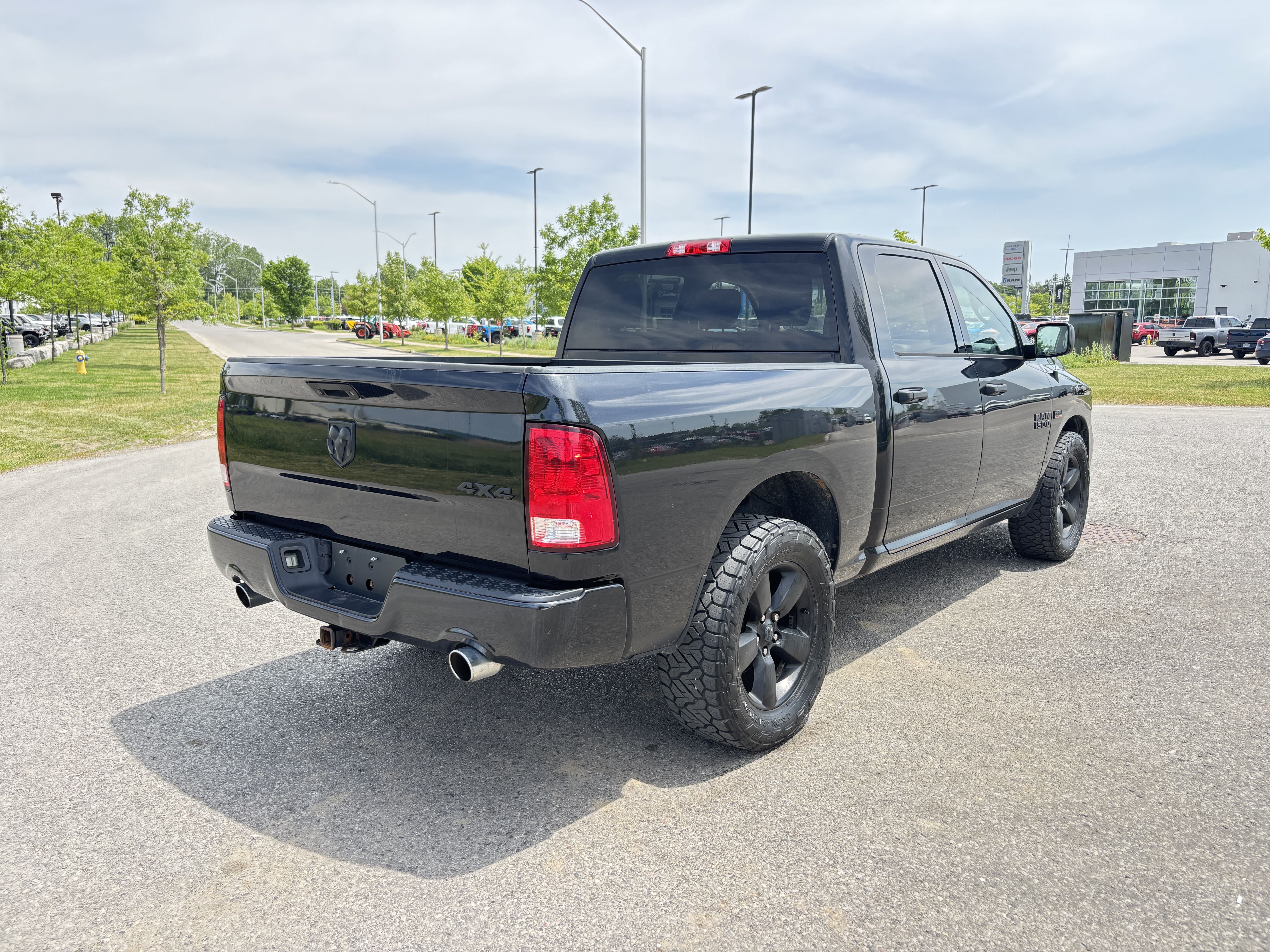 
								2017 Dodge Ram 5.7 Hemi 4×4 As-is full									