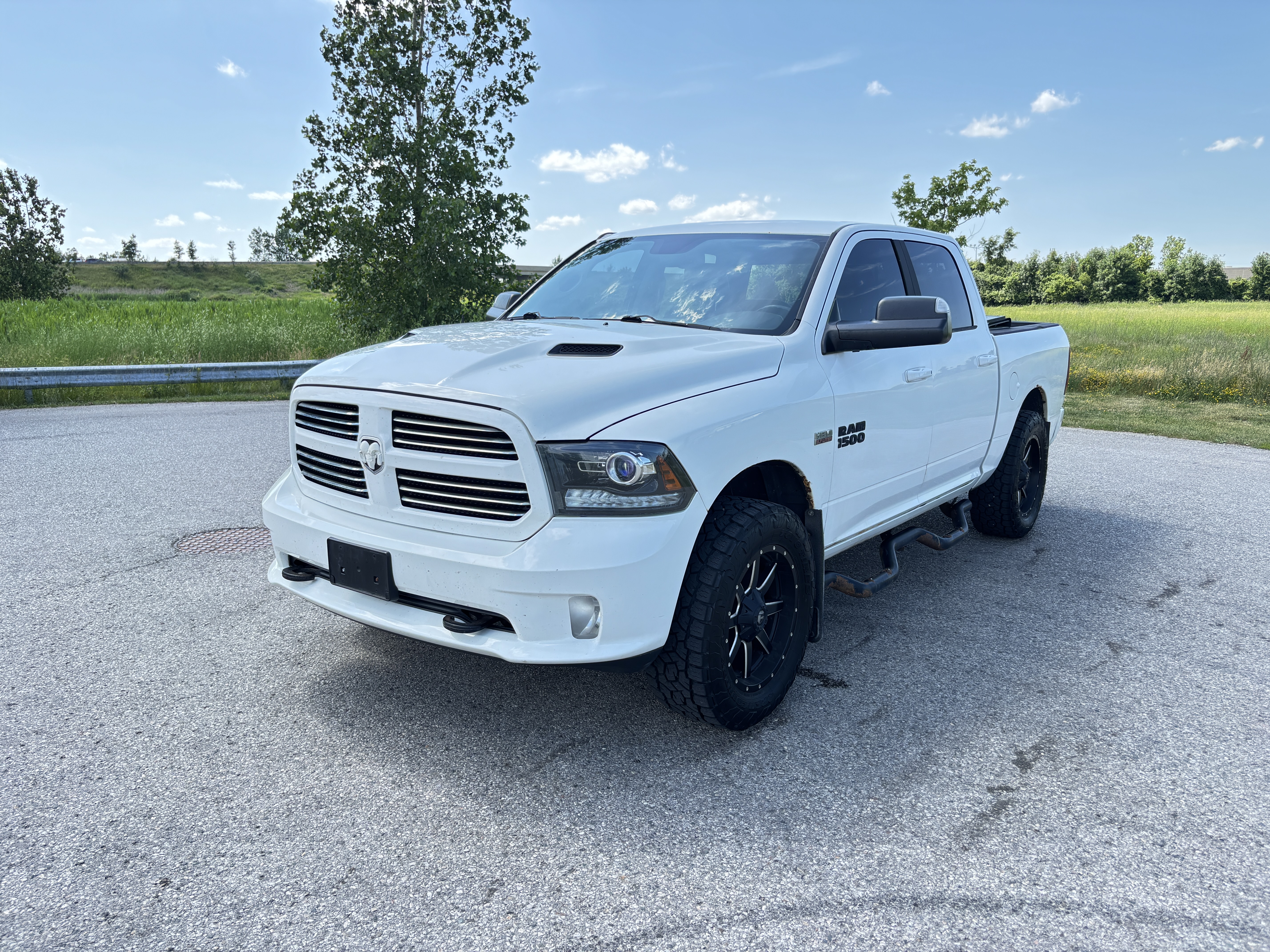 
								2013 Dodge Ram 5.7L $8,990 As-is Runs & Drives full									