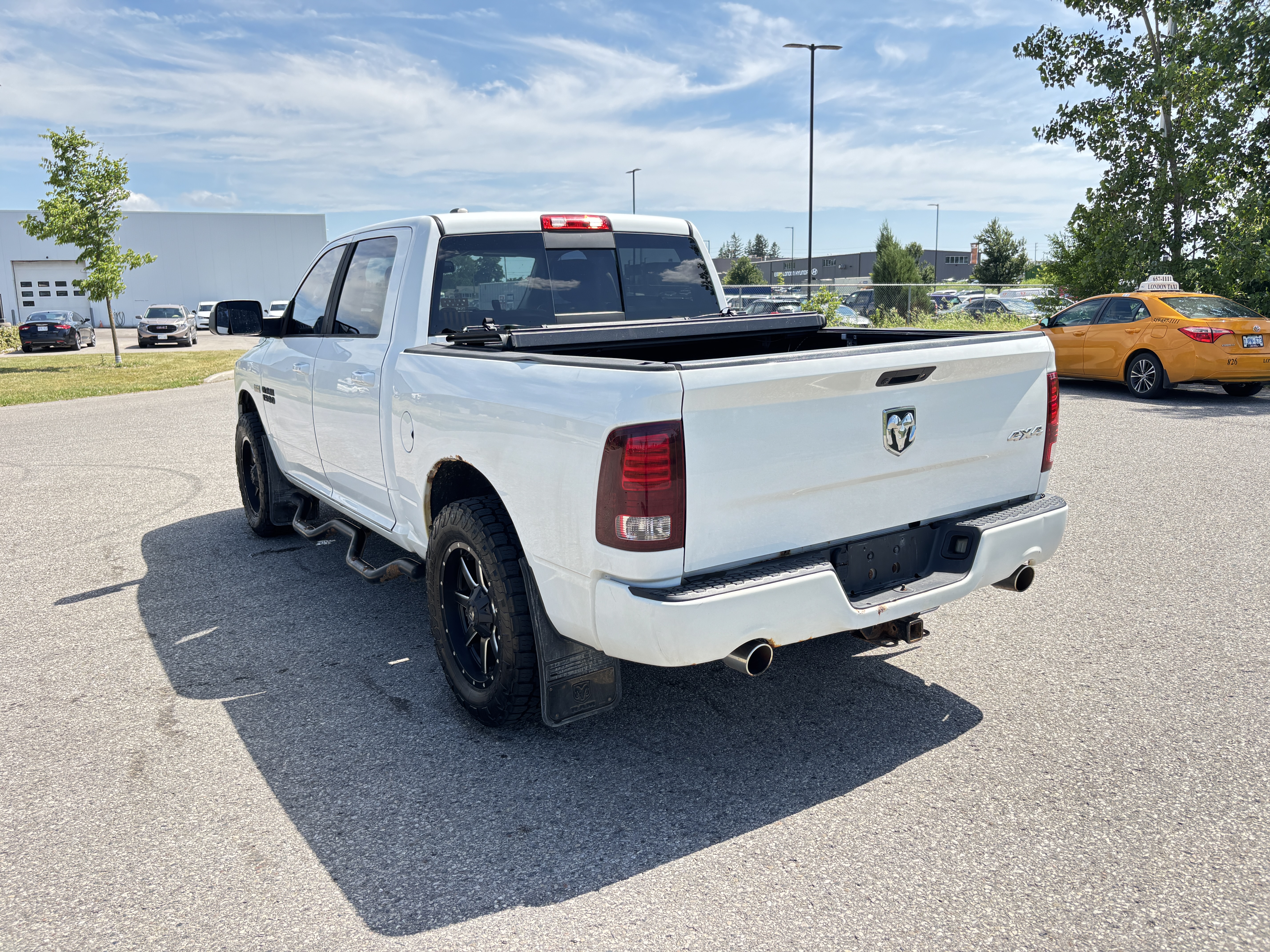 
								2013 Dodge Ram 5.7L $8,990 As-is Runs & Drives full									