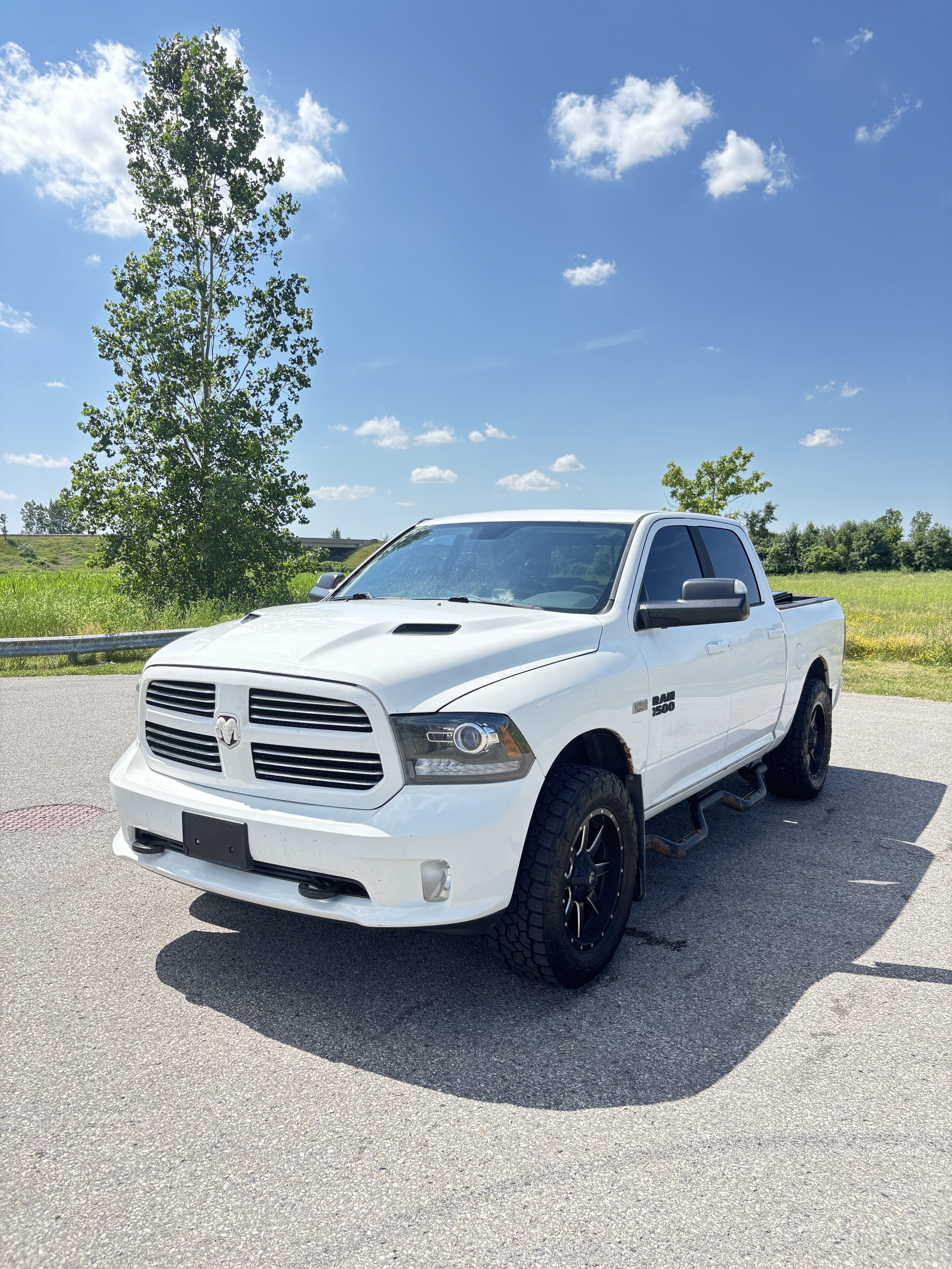 
								2013 Dodge Ram 5.7L $8,990 As-is Runs & Drives full									