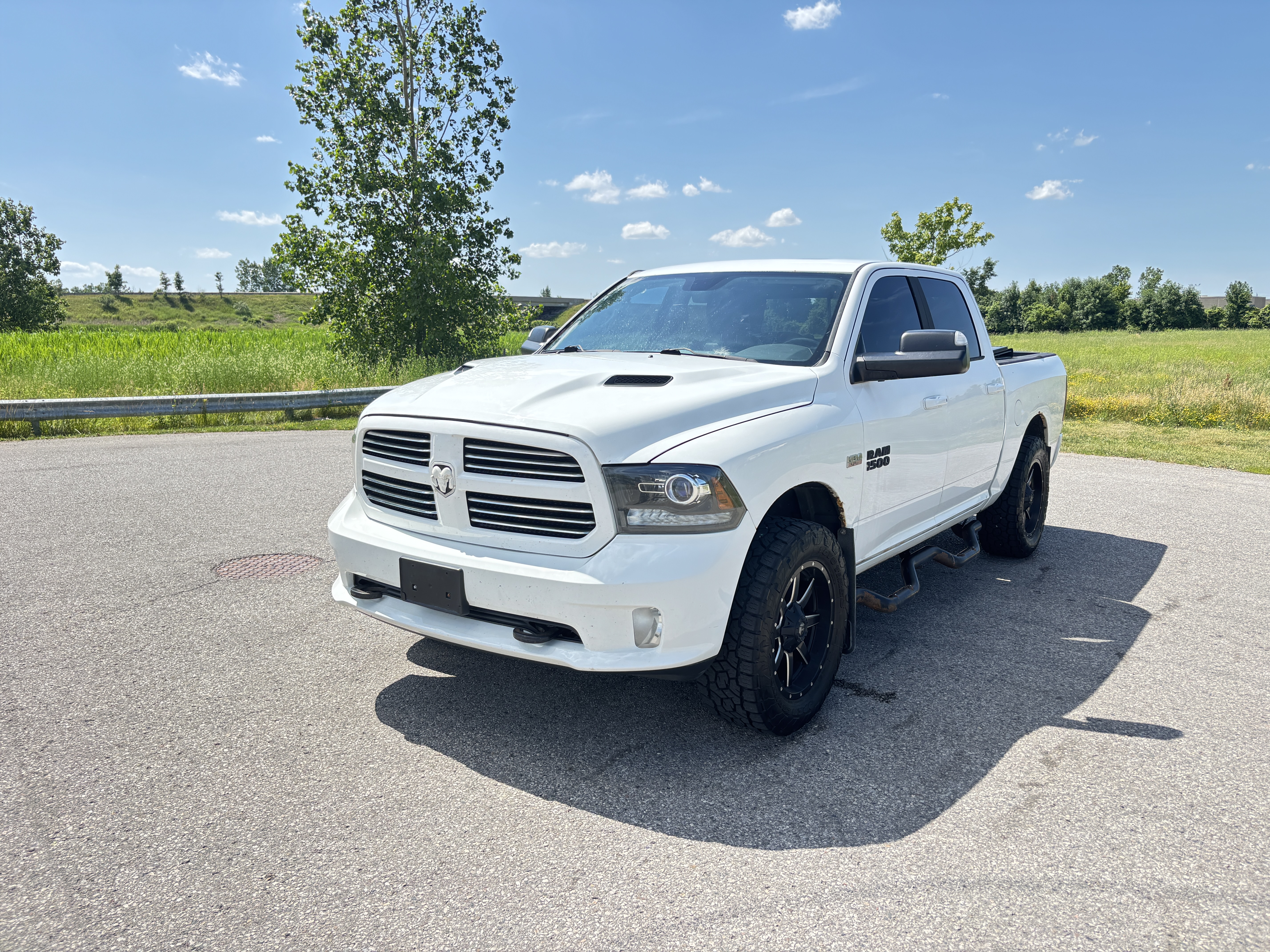 
								2013 Dodge Ram 5.7L $8,990 As-is Runs & Drives full									