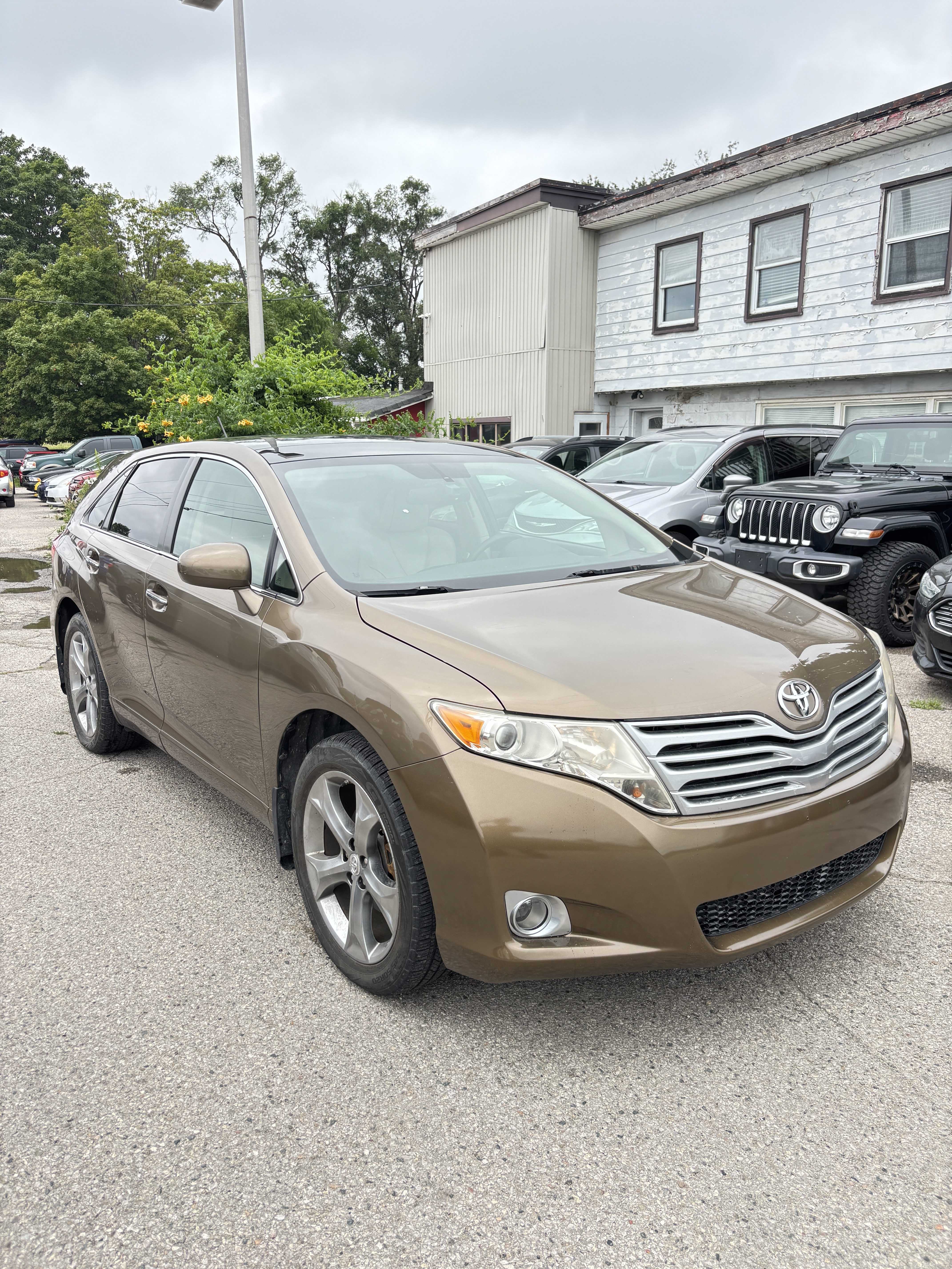 
								2010 Toyota Venza LOW KM! Safetied full									